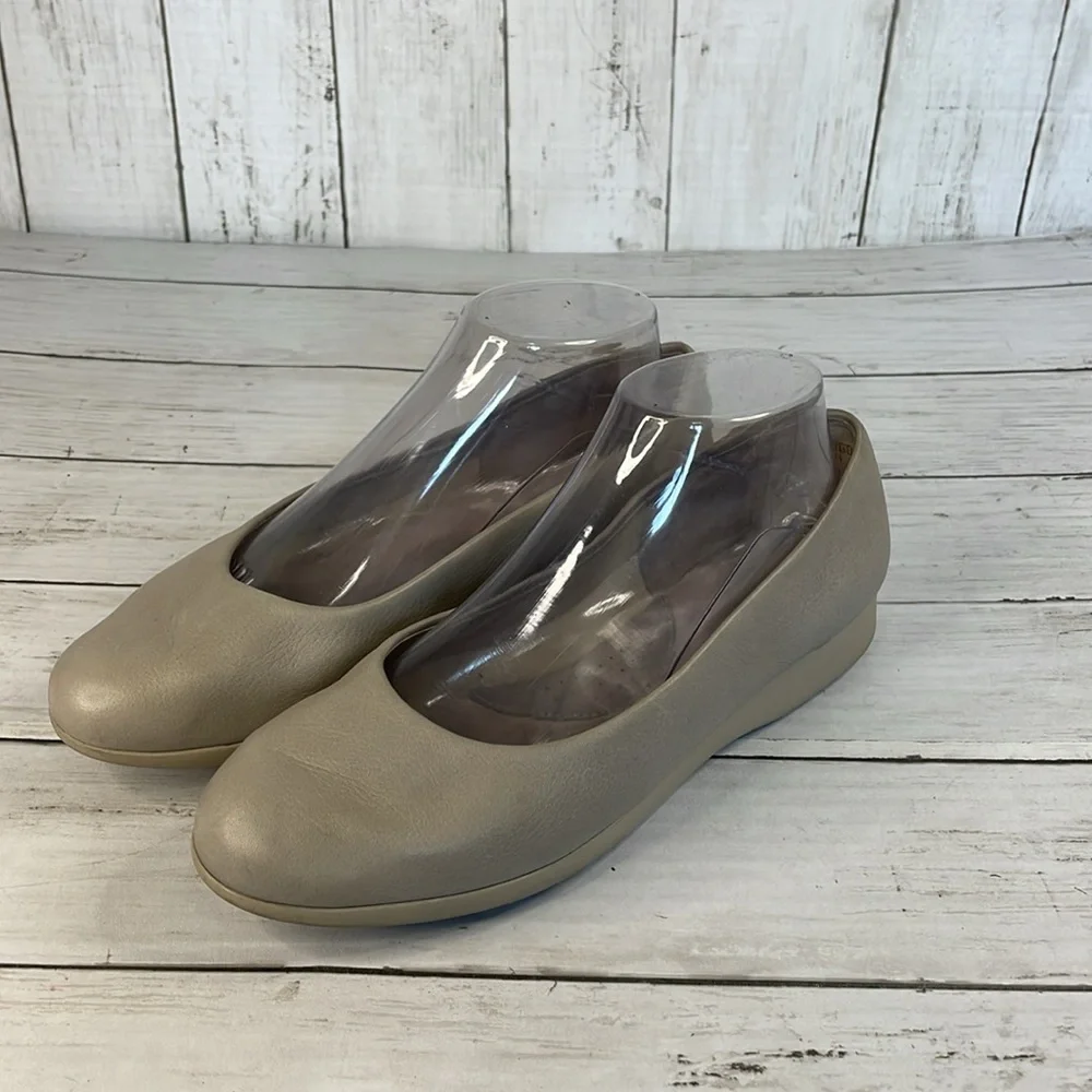 Rockport Taupe Leather Lexington Flats